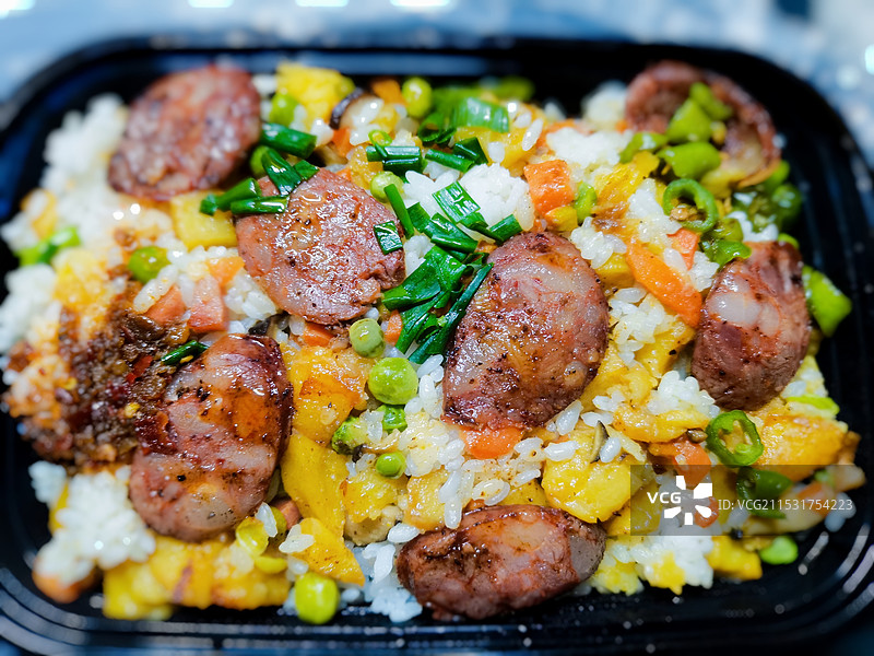 恩施土家腊肠炕洋芋饭图片素材