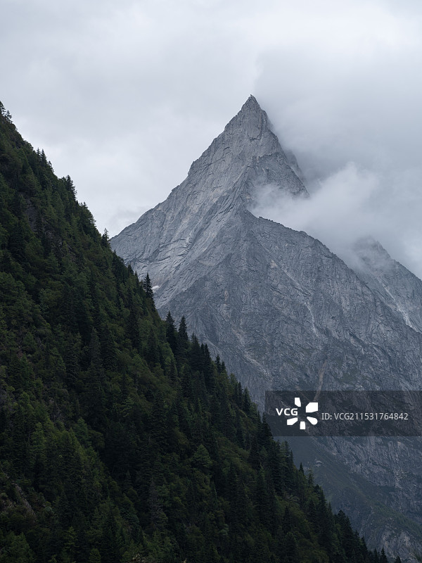 婆缪峰图片素材