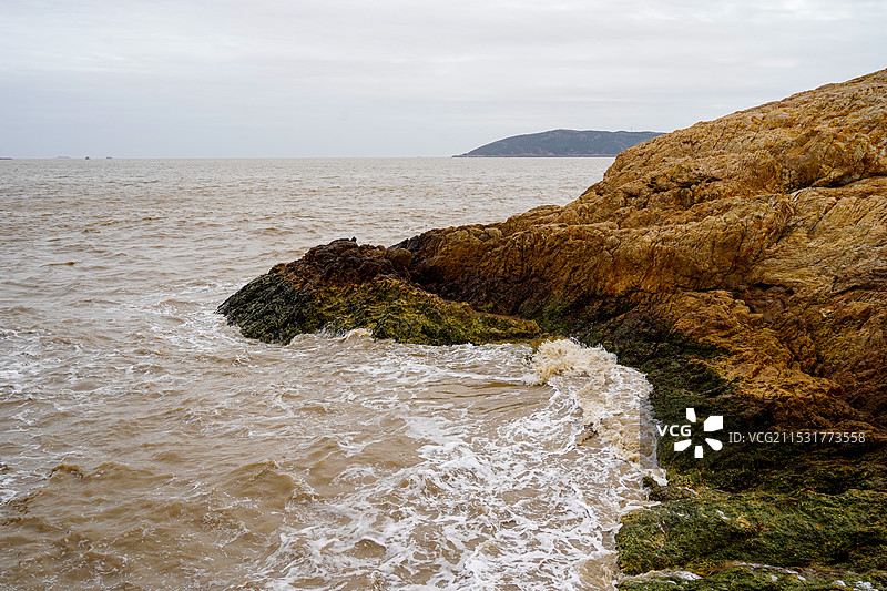海浪和岩石的互动（浙江台州）图片素材