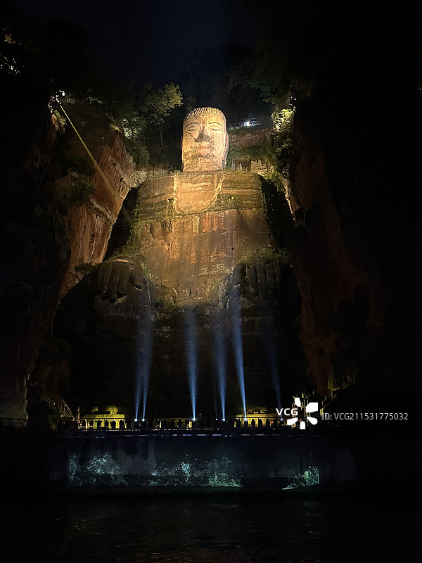 中国四川乐山夜景图片素材