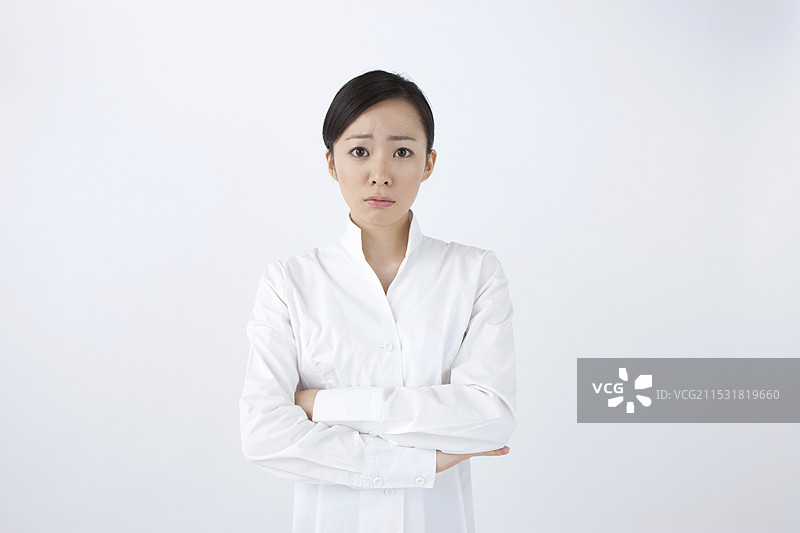 面露愁苦的女性图片素材