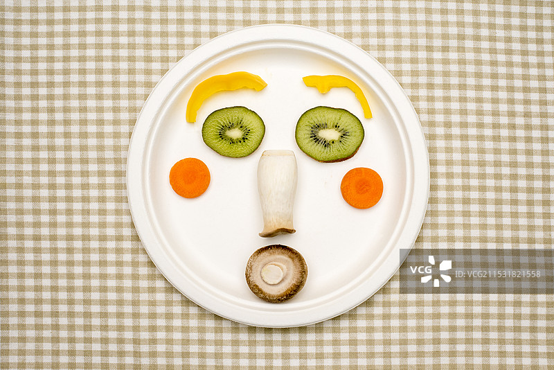 用蔬菜和水果制作的面孔图片素材