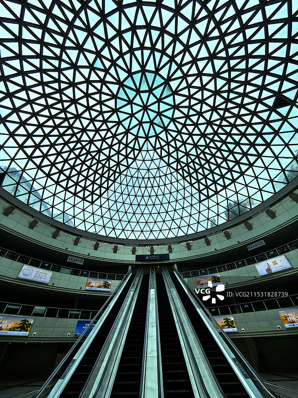 现代建筑中庭天井图片素材