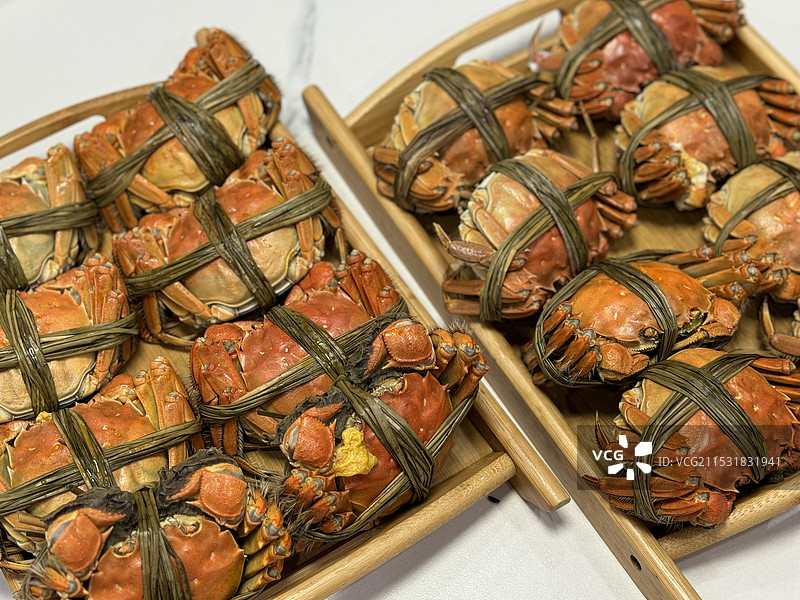 正是吃阳澄湖大闸蟹的时节图片素材