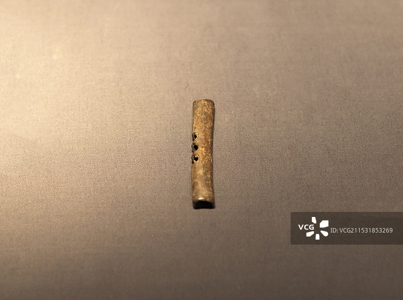 骨哨形器 新石器时代跨湖桥文化（距今约8000-7000年）  跨湖桥遗址出土 浙江省博物馆之江馆图片素材
