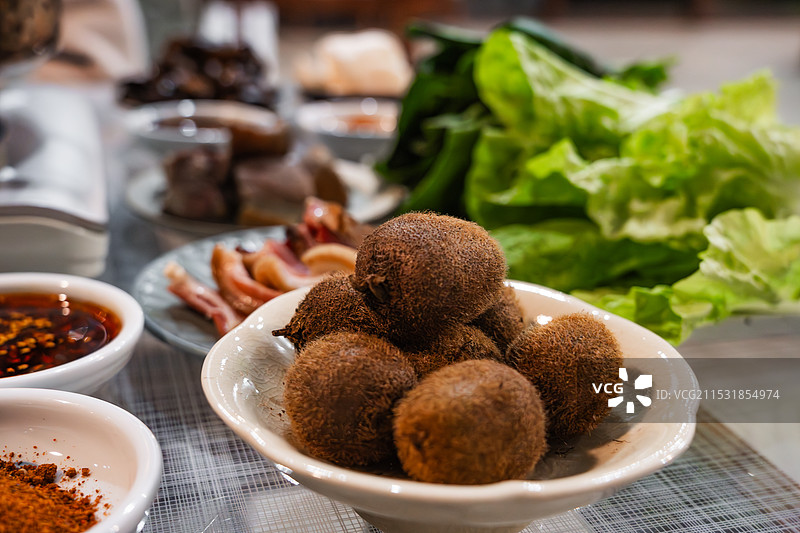 餐桌上的猕猴桃图片素材