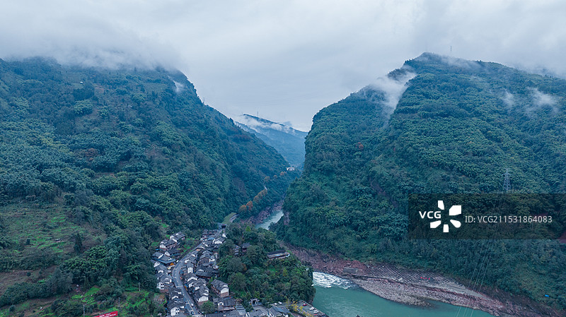 初冬的四川雅安芦山飞仙关青衣江上的飞仙峡图片素材