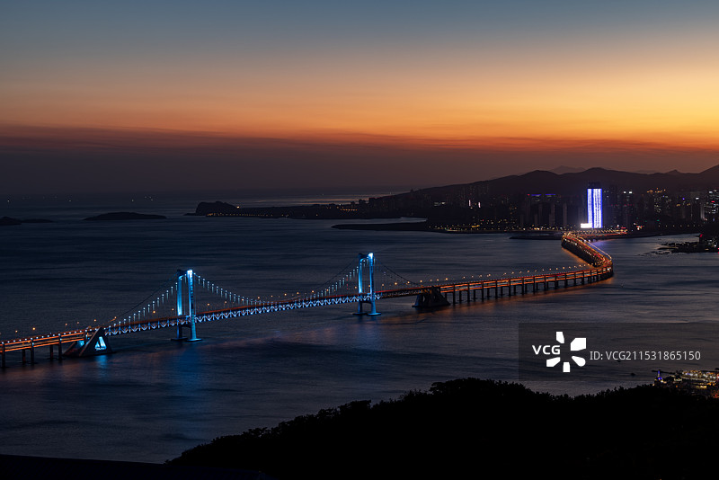 日落时分的星海湾大桥图片素材