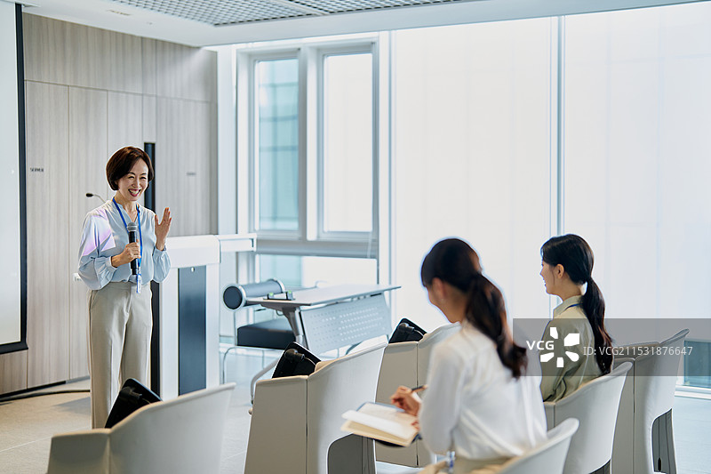 公司大楼，新员工图片素材