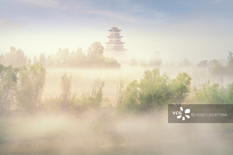 仙境传说陕西渭河河堤路宝鸡平阳阁晨雾图片素材