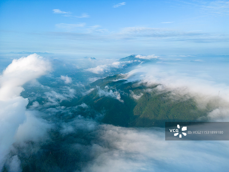 花滩森林公园清晨的云海，广东省阳江市阳春市西山山脉图片素材