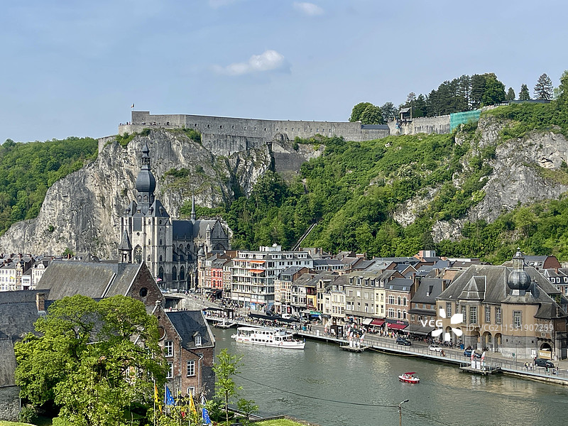 比利时最美小镇~《迪南》~城堡、马斯河、教堂图片素材