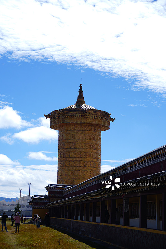 甘南大藏经转经筒图片素材