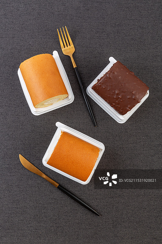 梦龙芋泥鲜牛乳蛋糕卷图片素材