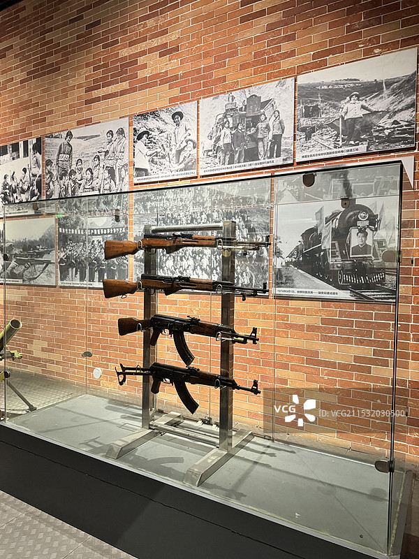 广西柳州工业博物馆枪械展示图片素材