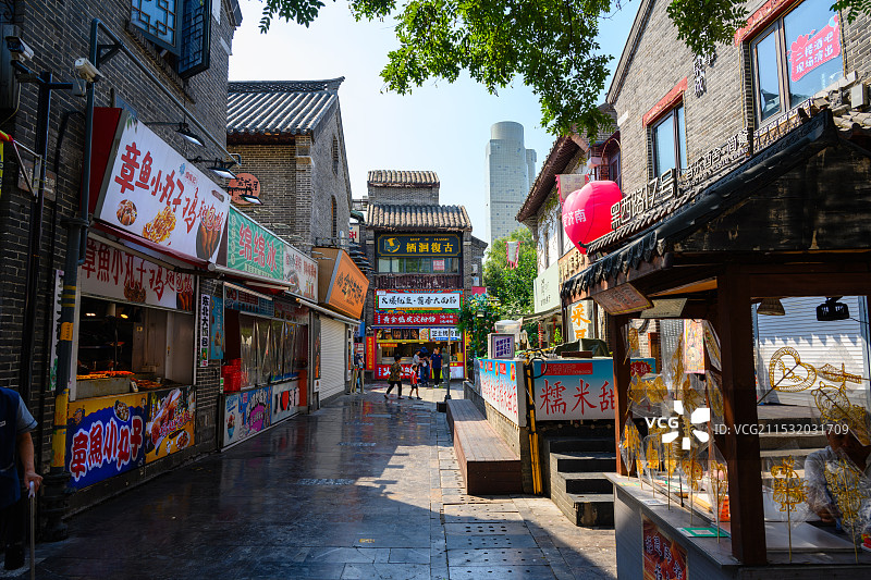 中国山东省济南市的商业步行街图片素材