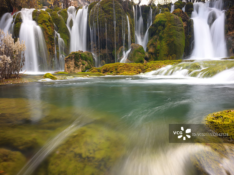 九寨沟熊猫瀑布图片素材