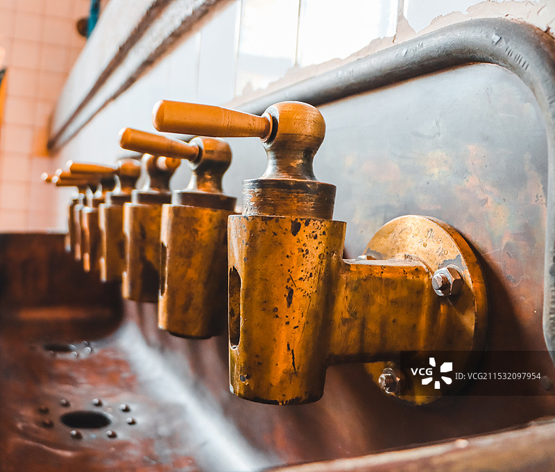 纯铜水龙头图片素材