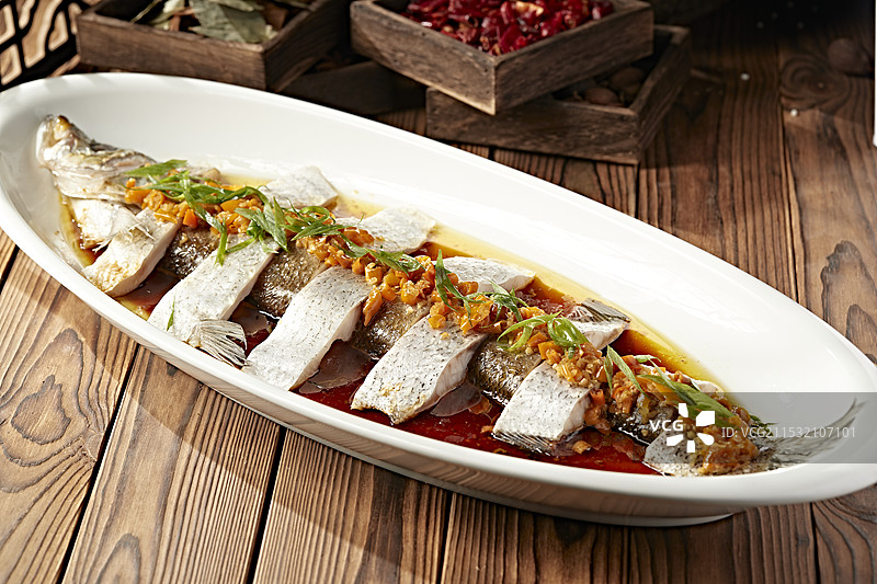 香辣灯笼椒剁椒蒸白鱼图片素材