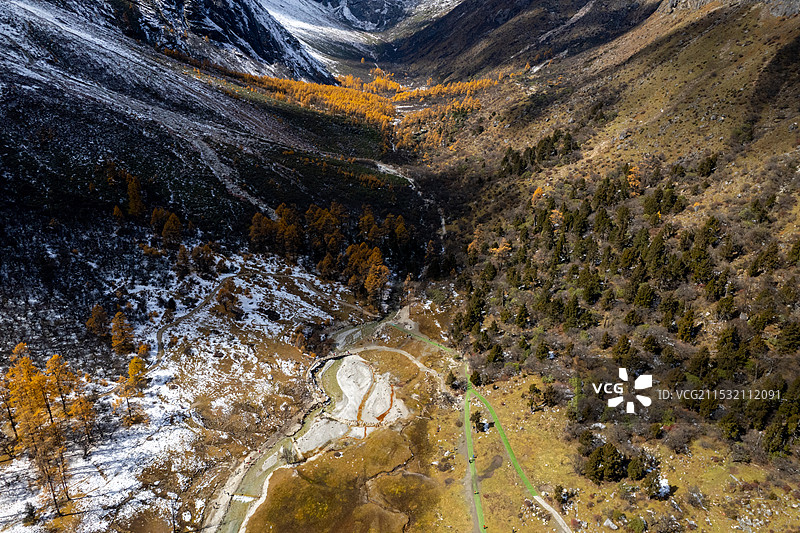 川西毕棚沟燕子岩秋天彩林图片素材