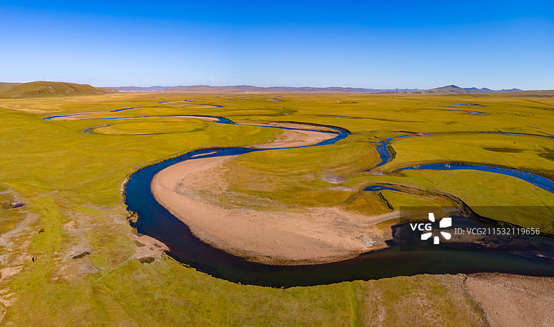 航拍秋天的莫日格勒河图片素材