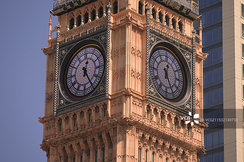 钟楼仰天俯视图图片素材