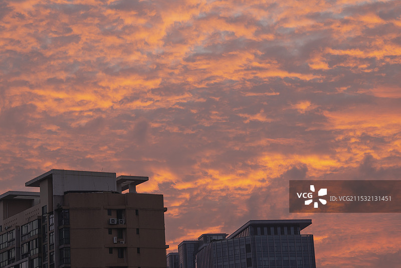 朝霞映红天空图片素材