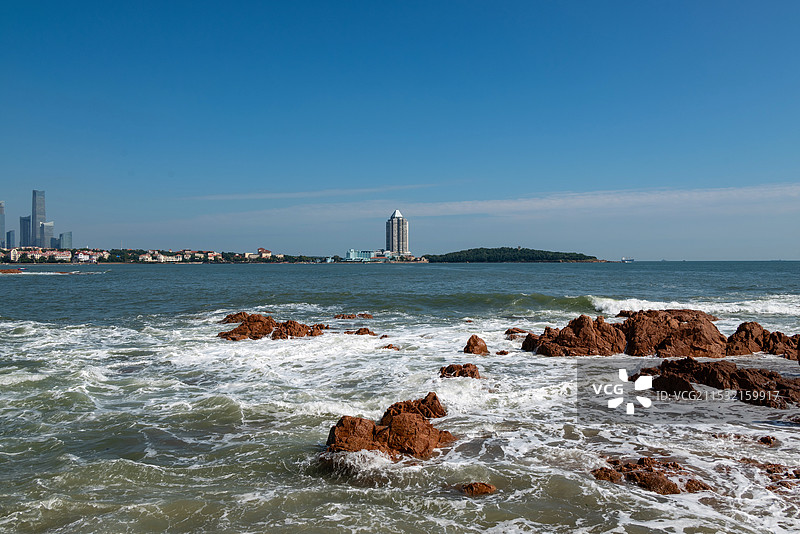 山东青岛琴屿路海滨城市风光图片素材