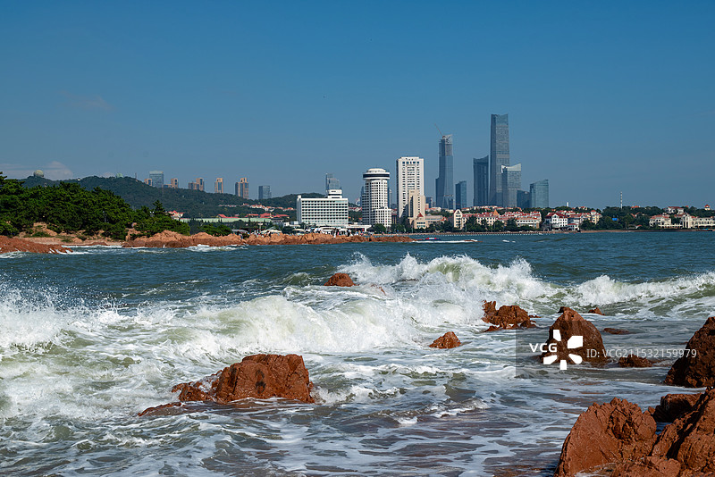 山东青岛琴屿路海滨城市风光图片素材