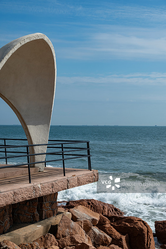 山东青岛琴屿路海滨城市风光图片素材