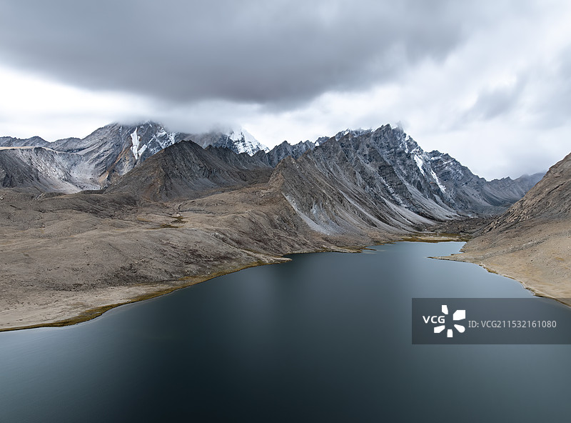 西藏山南羊卓雍措圣湖神湖蓝色高空航拍图片素材