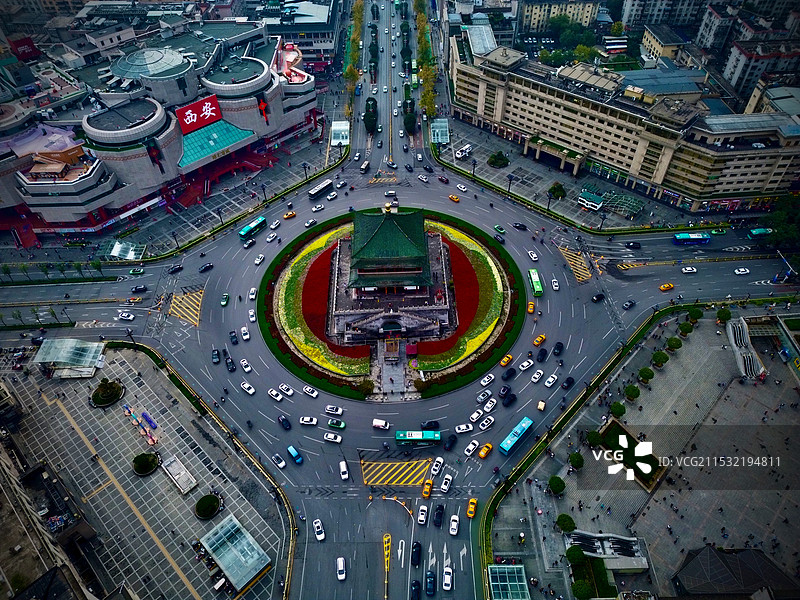 西安扫街之航拍西安钟楼及周边老城区图片素材