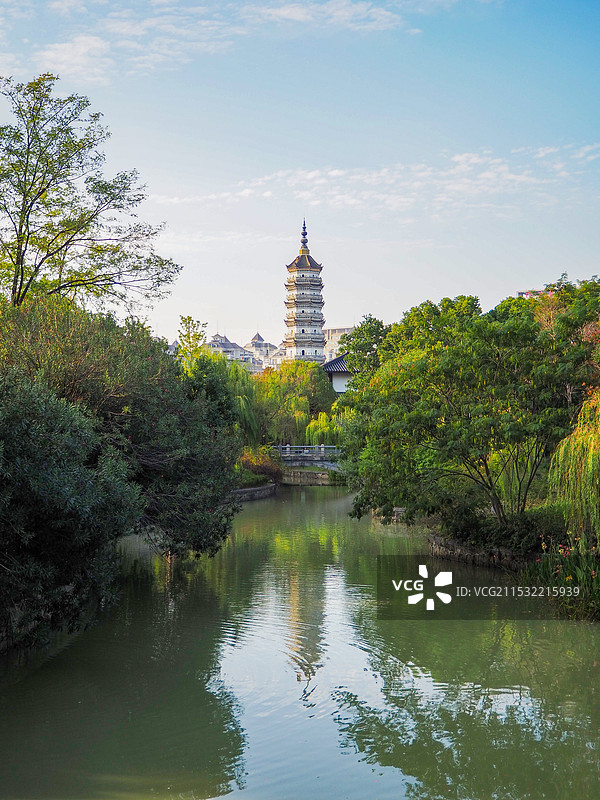 航拍视角下的徽园图片素材