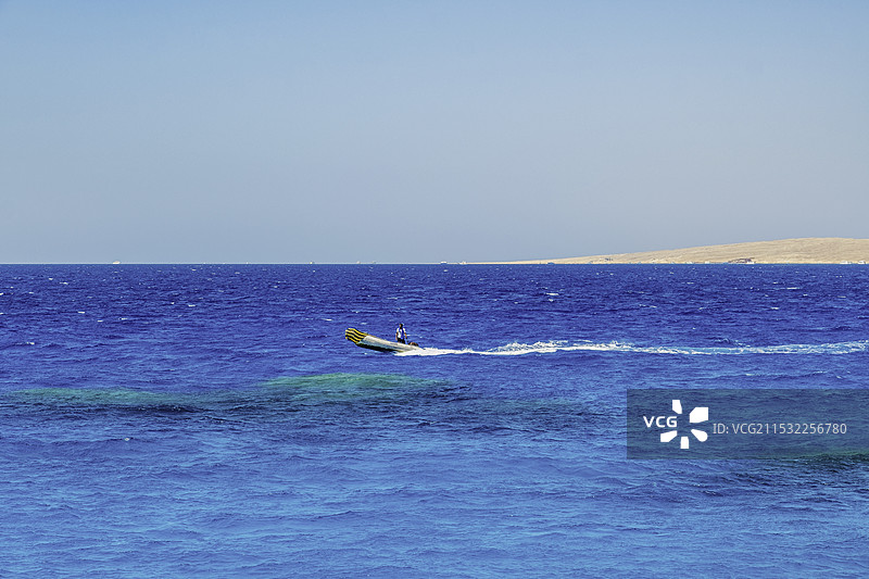 埃及红海上的快艇图片素材