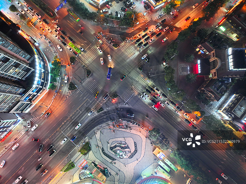 贵州：中国酒都仁怀之夜，华灯初上万家灯火温馨祥和图片素材