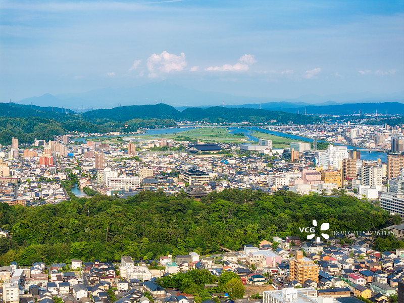 霓虹国，日本本州，中国地区，松江城山公园，日本第二大原始天守，松江历史馆，大山，都市天际线，航拍图片素材