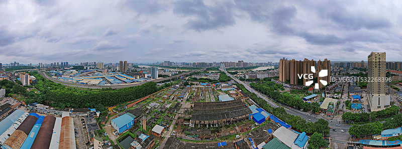 中国广西南宁市江南区五一中路，废弃铁路图片素材