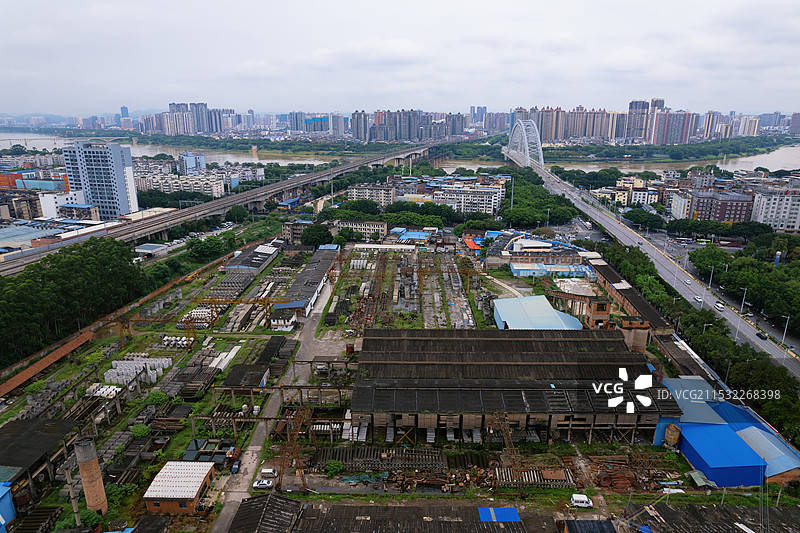 中国广西南宁市江南区五一中路，废弃铁路图片素材