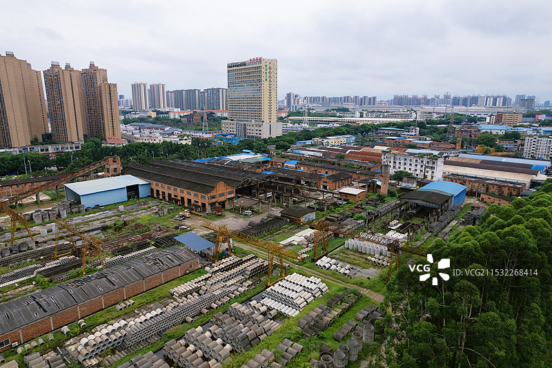 中国广西南宁市江南区五一中路，废弃铁路图片素材