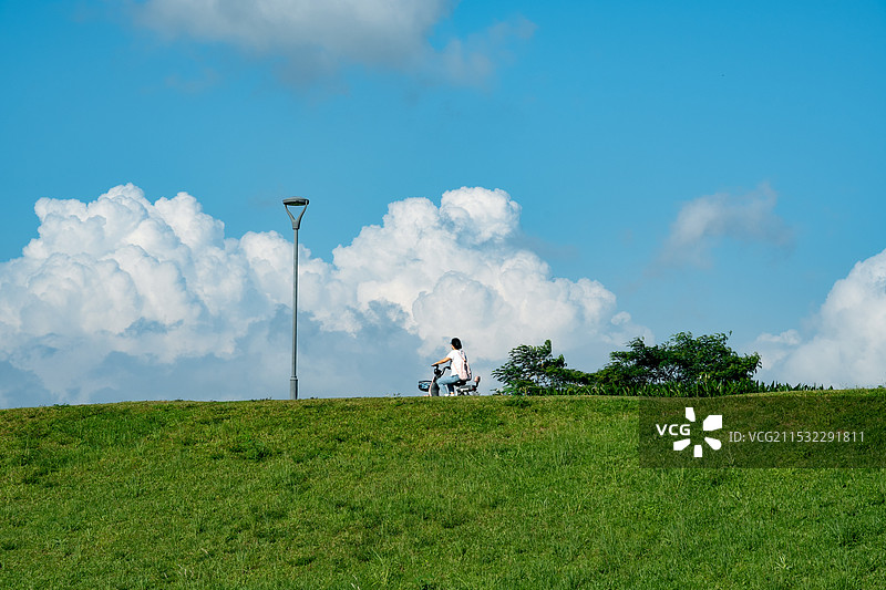 云边有条小路图片素材