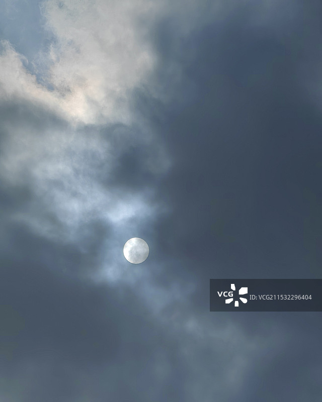 月挂当空图片素材