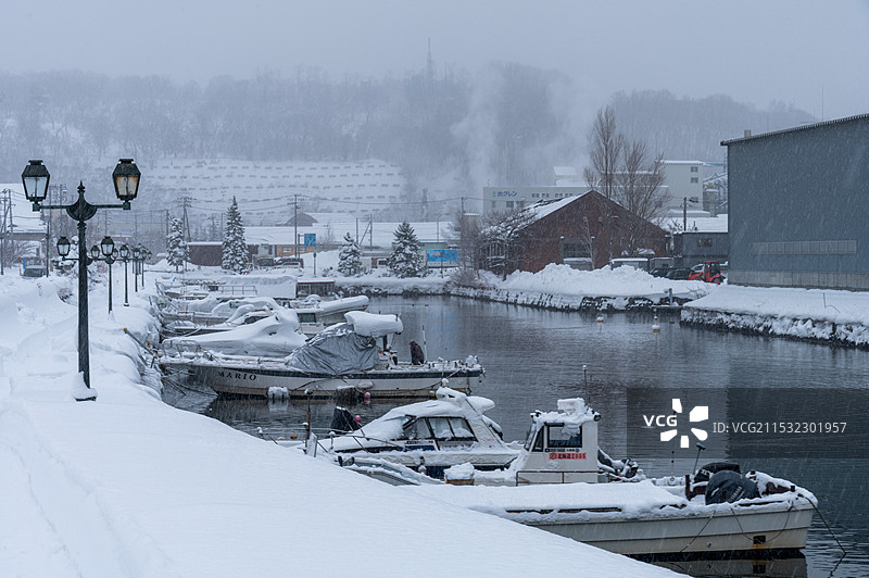 大雪中的码头图片素材