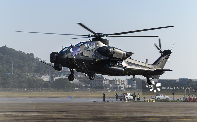 武直10降落珠海机场图片素材