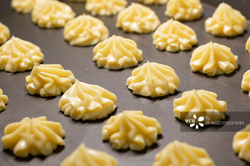 肉松下午茶曲奇饼干奶油瑞士卷蛋挞熟芝士拿破仑肉松海苔小泡芙图片素材