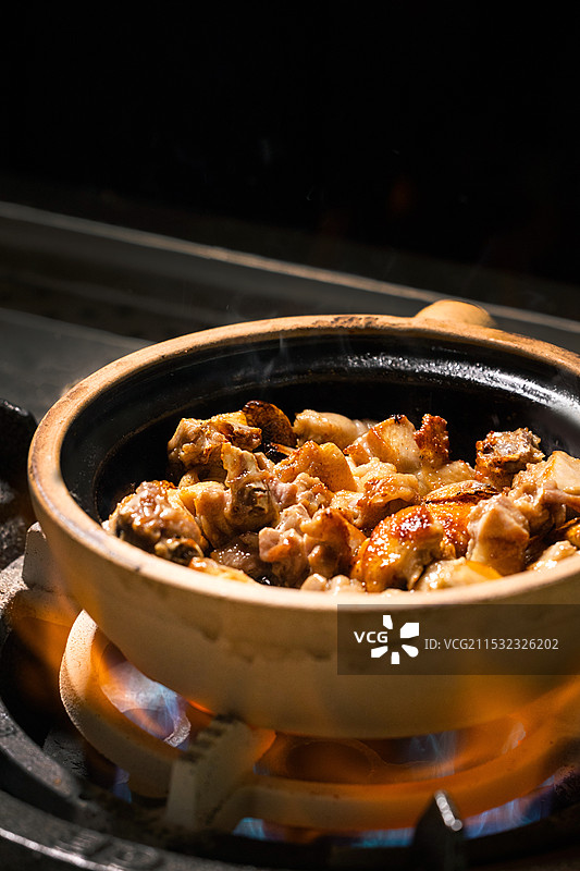 啫啫鸡清远鸡走地鸡鸡肉煲顺德明火煲图片素材
