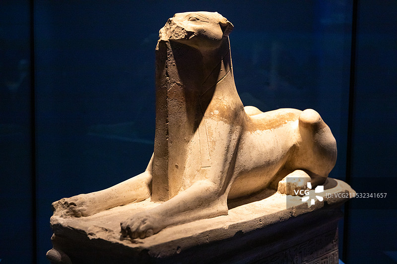 上海博物馆埃及文物展阿努比斯像 石灰岩新王国时期 苏伊士博物馆图片素材
