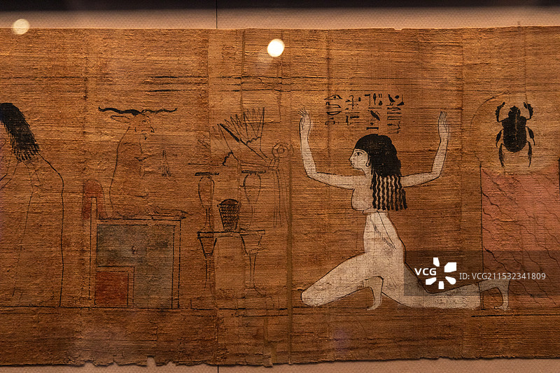 上海博物馆埃及文物展阿蒙女歌者的《亡灵书》 纸莎草纸、颜料 后期埃及(公元前664-前332年)图片素材