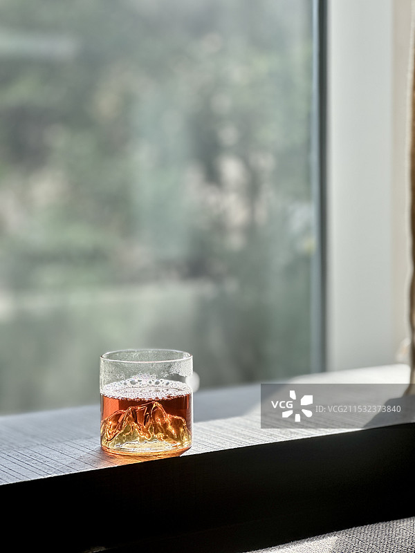 一杯清茶敬往事图片素材