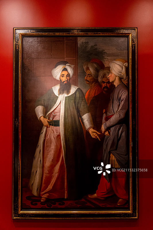 土耳其伊斯坦布尔佩拉博物馆重要绘画作品——18世纪奥斯曼宫廷油画《穆罕默德·赛义德·埃芬迪和扈从》图片素材