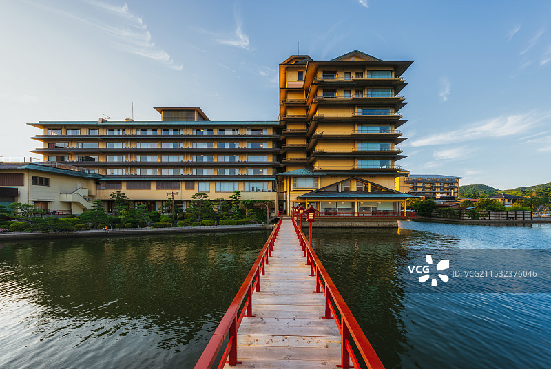 霓虹国，日本本州，中国地区，汤梨滨町，东乡湖，東鄉池，望湖楼，山阴八景，日本唯一的湖上温泉，清晨图片素材